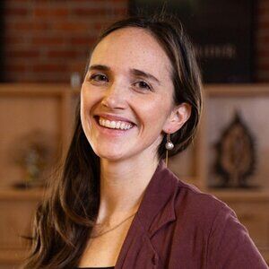 Meet your Posher, Lauren